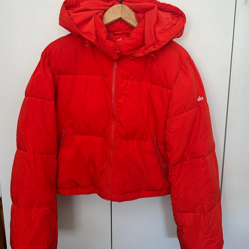 Alo yoga puffer jacket red excellent condition